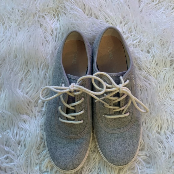 TOMS grey Carmel shoe - Picture 3 of 7